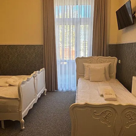 Premium - 4*